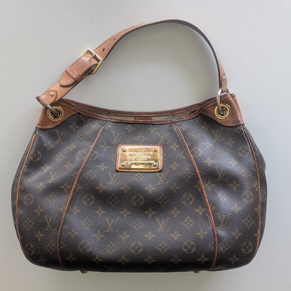 Louis Vuitton Monogram Galleria GM Shoulder Bag - Picture 2 of 9